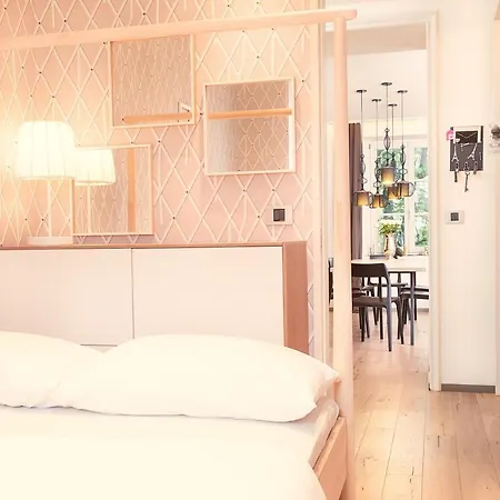 Apartment Sweet Home_designer's Flat/stylish/comfort *